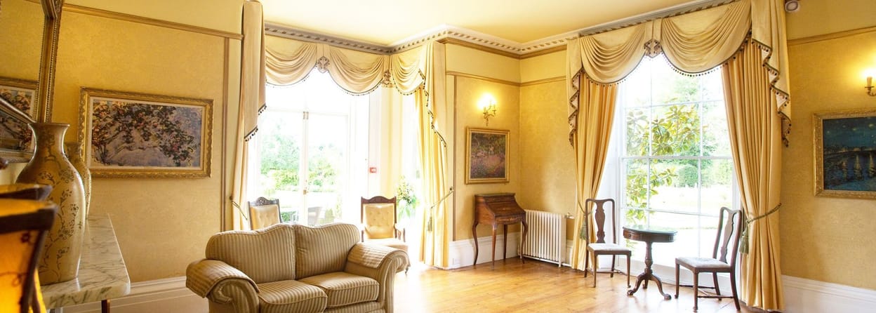 The Living Room Wedding Venue Omaha Living Room Wedding